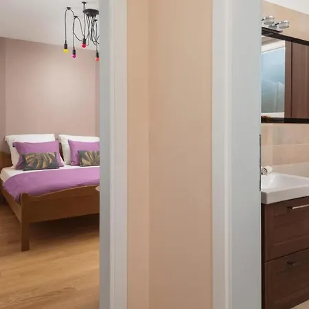 La Prima Olivia Apartment *