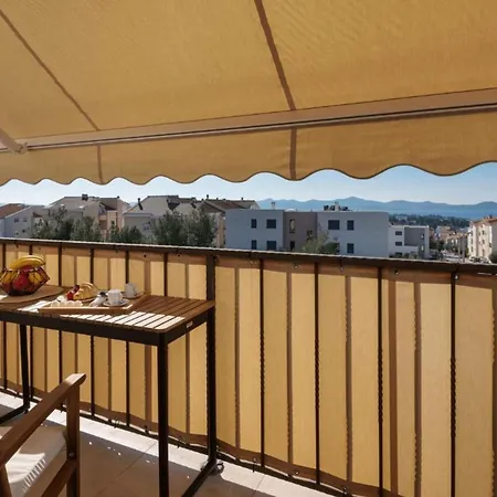 Apartment La Prima Olivia Zadar